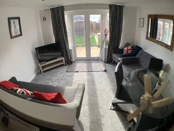 Harpers Brook 5 bedrooms TV Netflix - Oda Düzeni