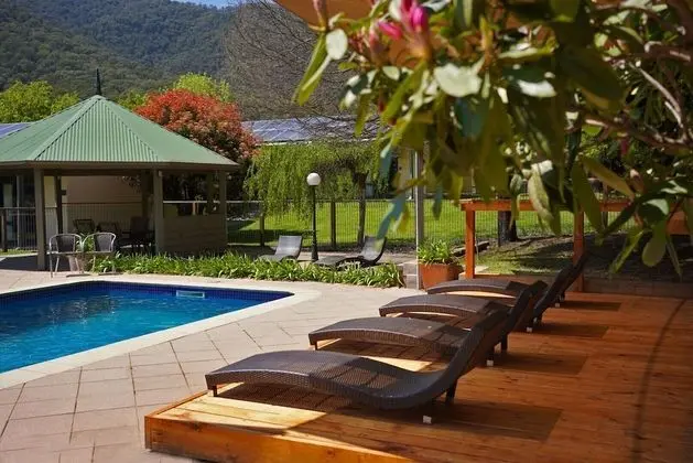 Harrietville Hotel Motel - Havuz
