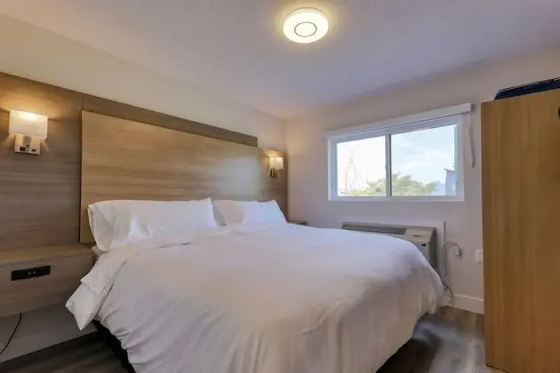 Harrison Grand Motel LTD. - Oda