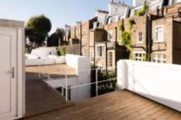 The Harrods Mews - Modern 4bdr Mews Home With Terrace