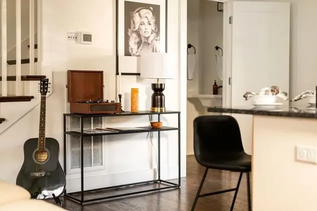 Hart Suite 6 by Avantstay Gorgeous Town House w/ Modern Amenities in Nashville! - İç Mekan