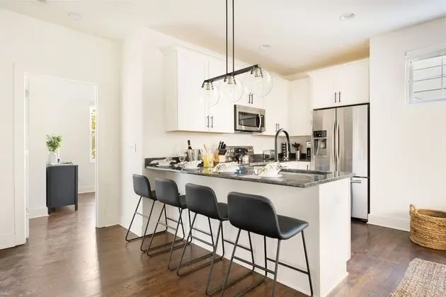 Hart Suite 7 by Avantstay Gorgeous Town House w/ Modern Amenities in Nashville! - İç Mekan