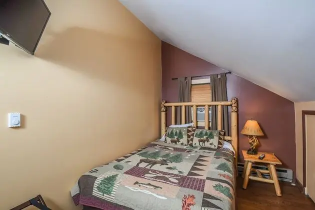 Hartwood Village 13 - Oda