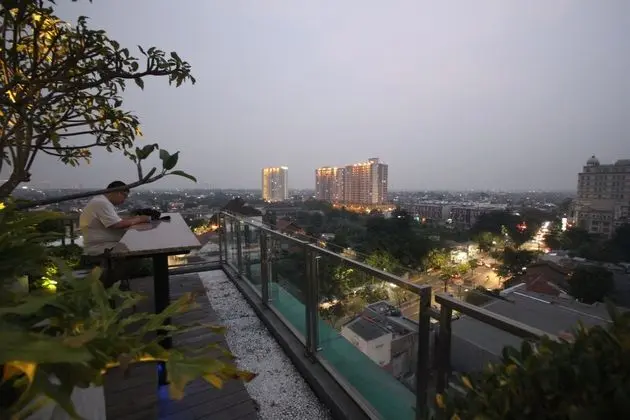 HARVIA SUITES KEBON JERUK