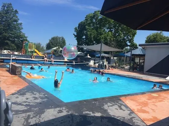 Hastings Top 10 Holiday Park - Havuz