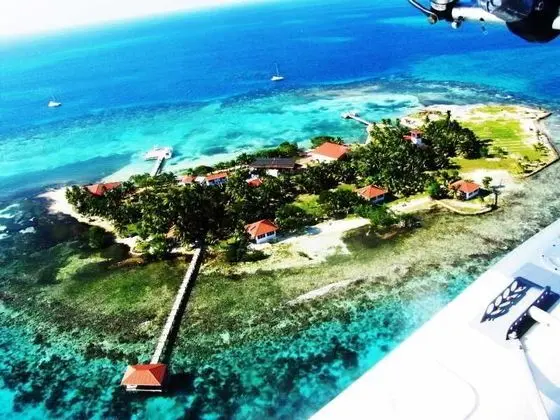 Hatchet Caye Resort
