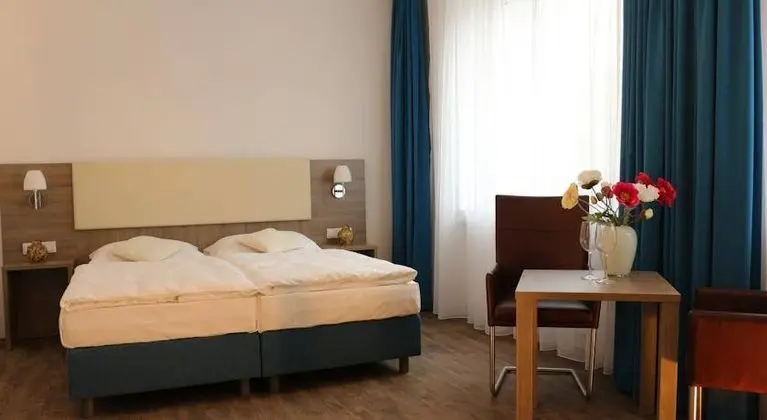 Haus am Dom - Apartments und Ferienwohnungen - Genel