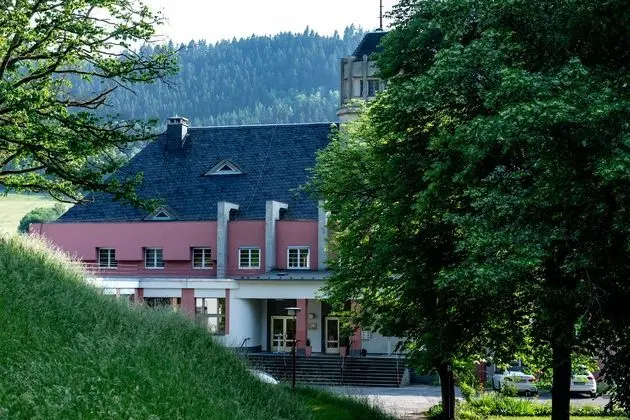 Haus des Volkes - Das Bauhaushotel - 1