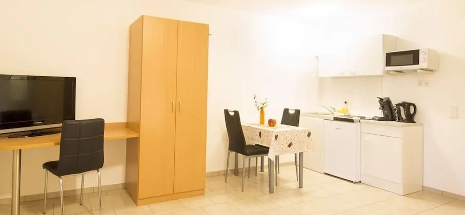 Haus Emona - Ihre Pension in Freiburg - Oda Düzeni