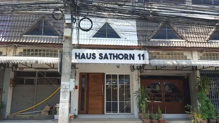 Haus Sathorn 11 Bed & Breakfast - Dış Mekan