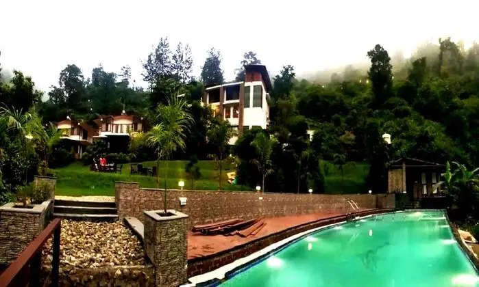 Haut Monde Hill Stream Resort