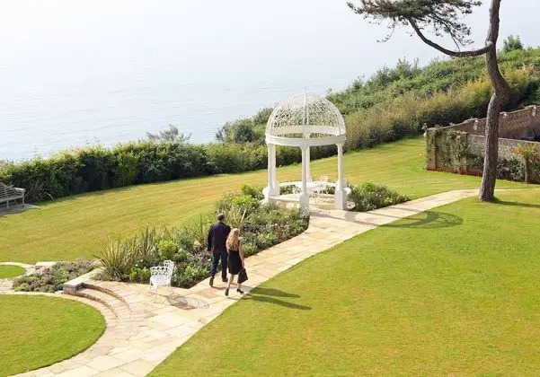 Haven Hall - Dış Mekan