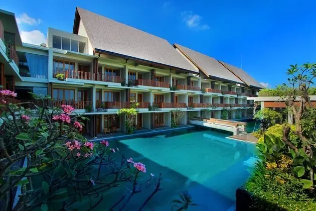 The Haven Suites Bali Berawa - Havuz