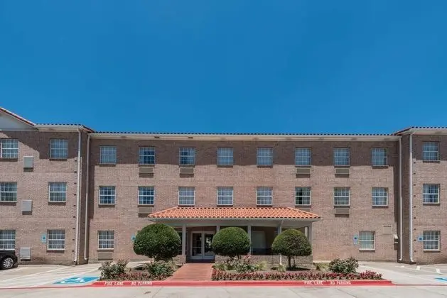 HAWTHORN SUITES BY WYNDHAM ADDISON GALLERIA