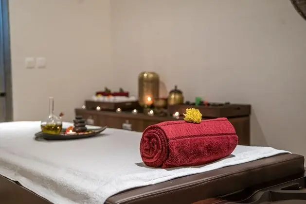 Hawthorn Suites by Wyndham Dwarka - Spa