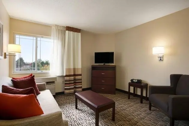 HAWTHORN SUITES BY WYNDHAM GREENSBORO - 1