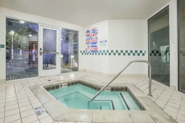 HAWTHORN SUITES BY WYNDHAM LIVERMORE WINE COUNTRY - Havuz
