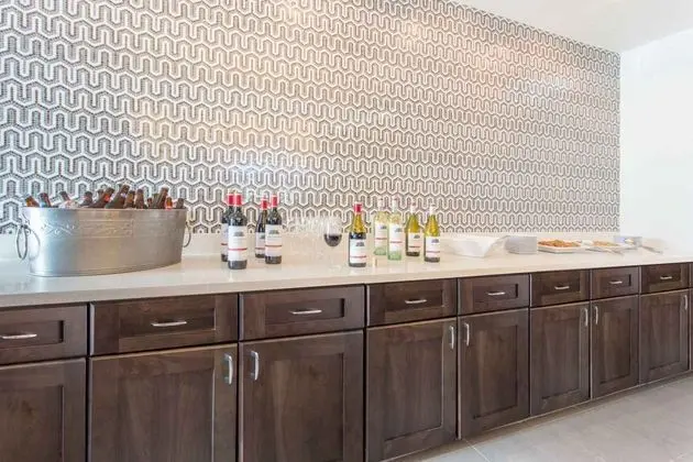 HAWTHORN SUITES BY WYNDHAM LIVERMORE WINE COUNTRY - Yeme / İçme