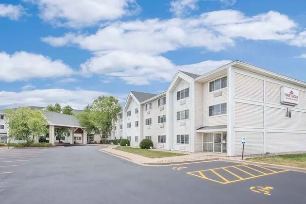 HAWTHORN SUITES BY WYNDHAM OSHKOSH