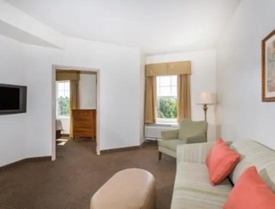 HAWTHORN SUITES BY WYNDHAM PANAMA CITY BEACH FL