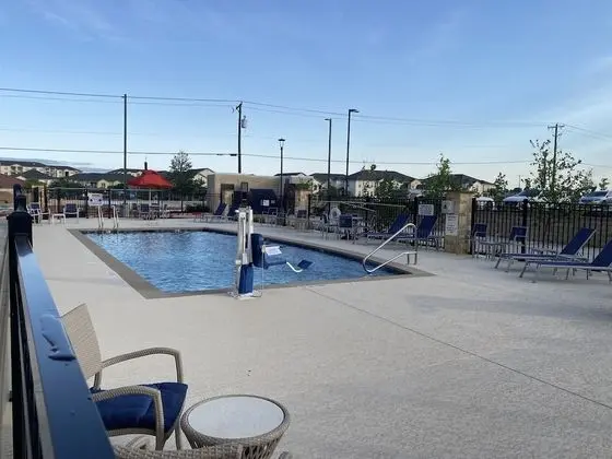 Hawthorn Suites by Wyndham Pflugerville - Havuz