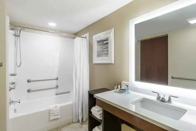 HAWTHORN SUITES BY WYNDHAM WHEELING TRIADELPHIA A