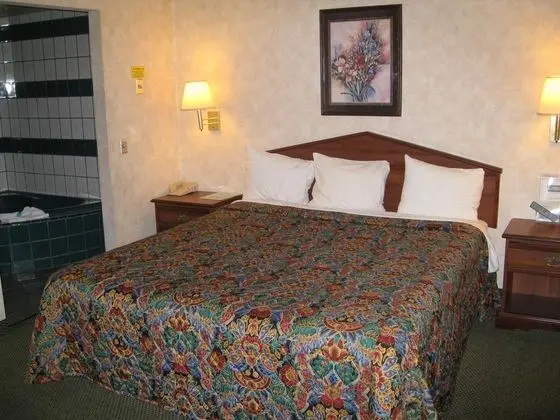 Hawthorne Plaza Inn