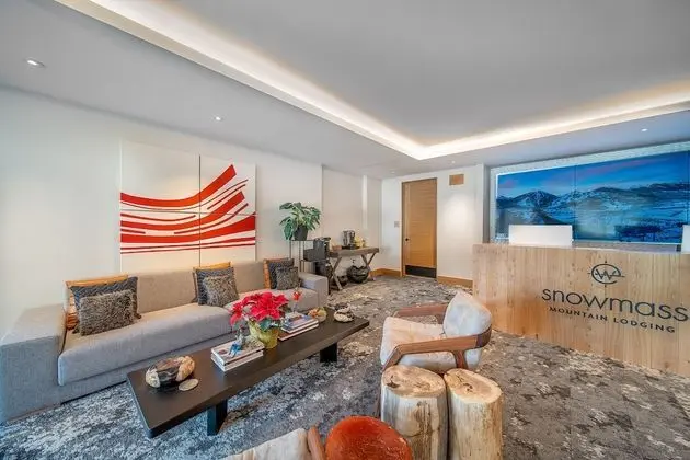 Hayden Lodge by Snowmass Mountain - Lobi