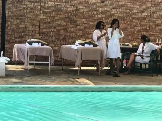 Hazelonz Guest House - Spa