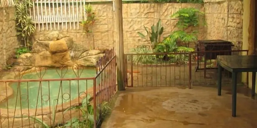 Hazyview Country Cottages - Havuz