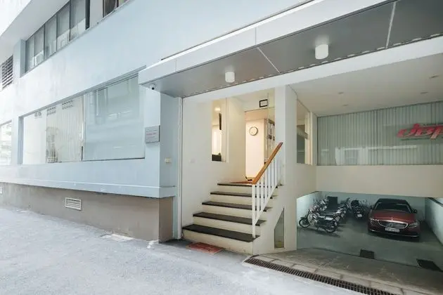 HB Serviced Apartment - 121B Quan Hoa