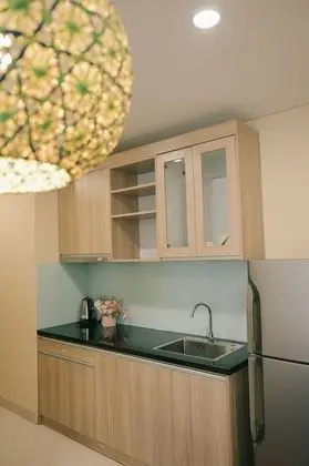 HB Serviced Apartment - Lac Long Quan - Mutfak