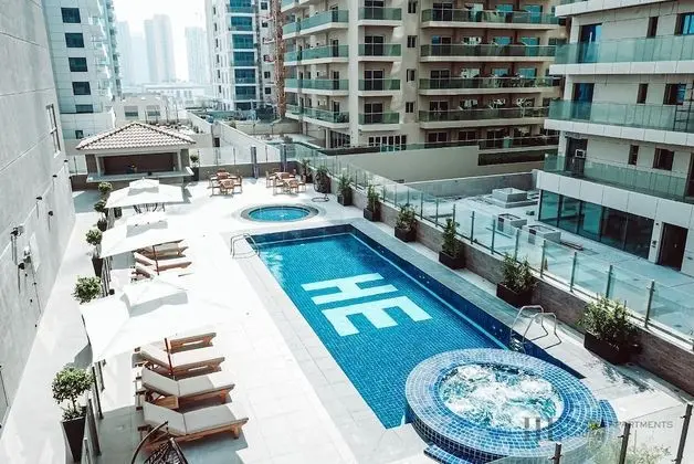 HE Hotel Apartments - Havuz