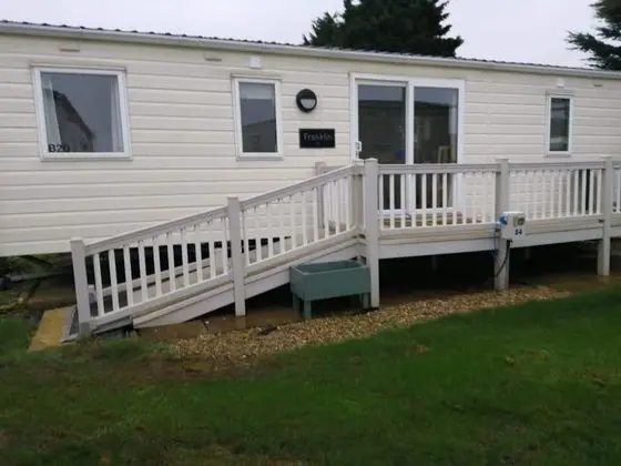 Heachan 3 Bedroom van With Decking