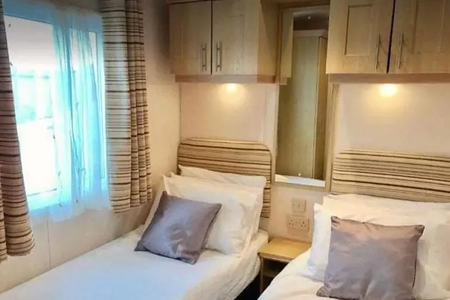 Heachan 3 Bedroom van With Decking - Oda