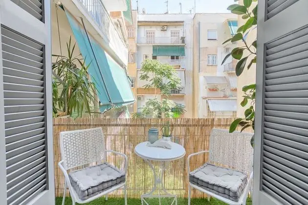 Head for Acropolis a Romantic Hideaway