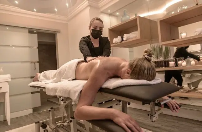 Head over Hills Luxury Retreat - Spa