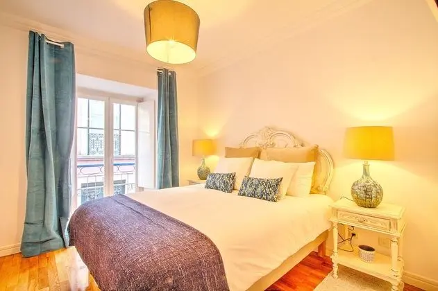 In the Heart of Bairro Alto-live Like a Local