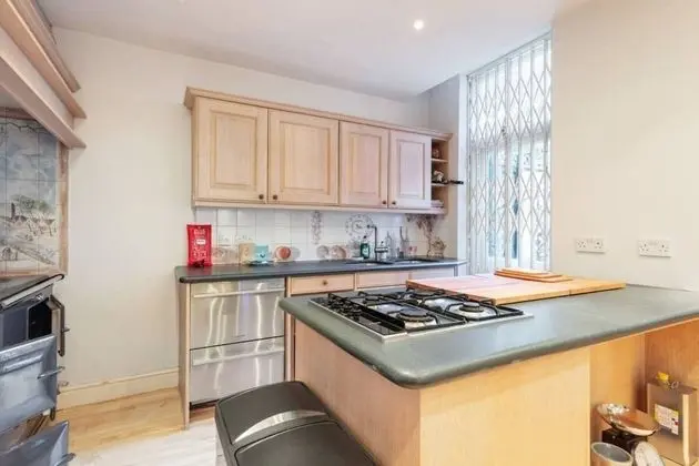 The Heart of Chelsea - Modern & Bright 3bdr Home With Gym, Parking & Patio - Dış Mekan