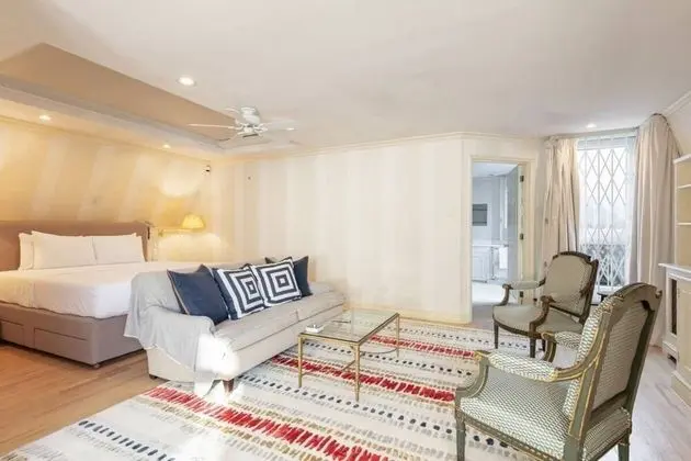 The Heart of Chelsea - Modern & Bright 3bdr Home With Gym, Parking & Patio - Dış Mekan