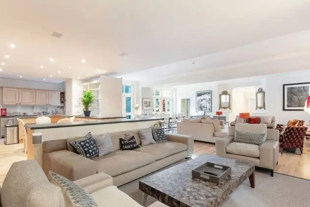 The Heart of Chelsea - Modern & Bright 3bdr Home With Gym, Parking & Patio - Öne Çıkan Resim