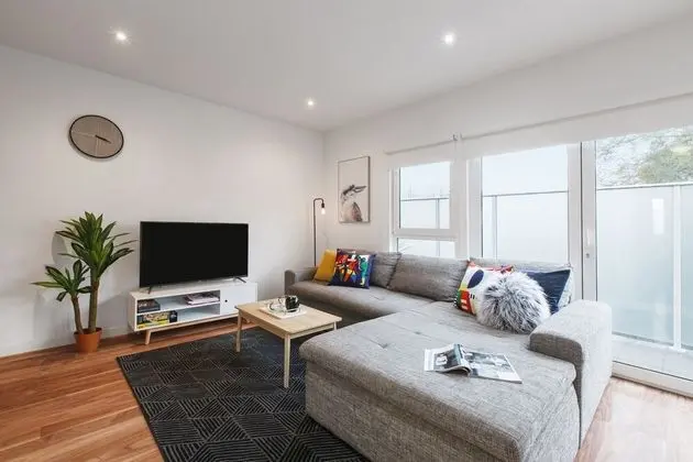 Heart of Highett Apartment by Ready Set Host - İç Mekan