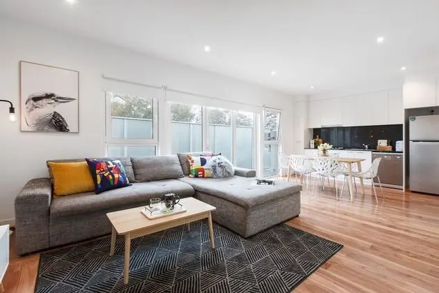 Heart of Highett Apartment by Ready Set Host - 1