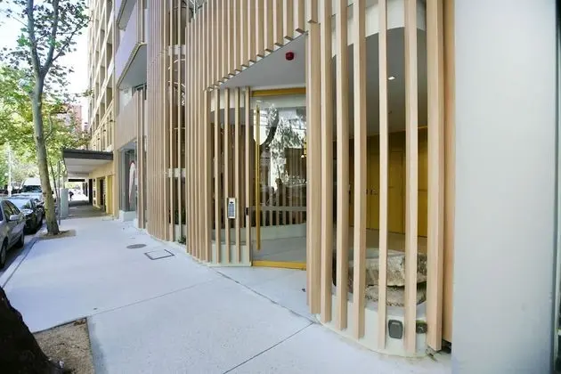 In The Heart Of Sydney 401 CALIBRE