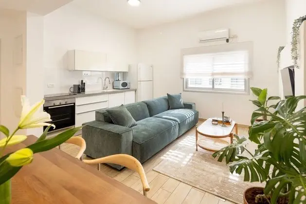 Heart of TLV-Modern wBalcony- 3BD & 3BR - Dış Mekan