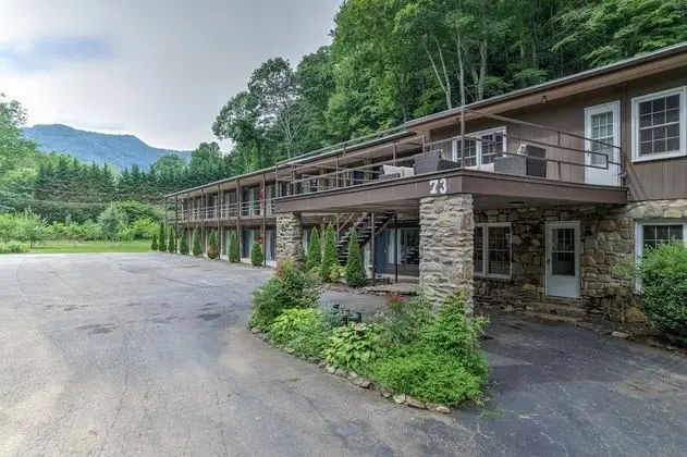 Heart of the Valley Motel - Dış Mekan