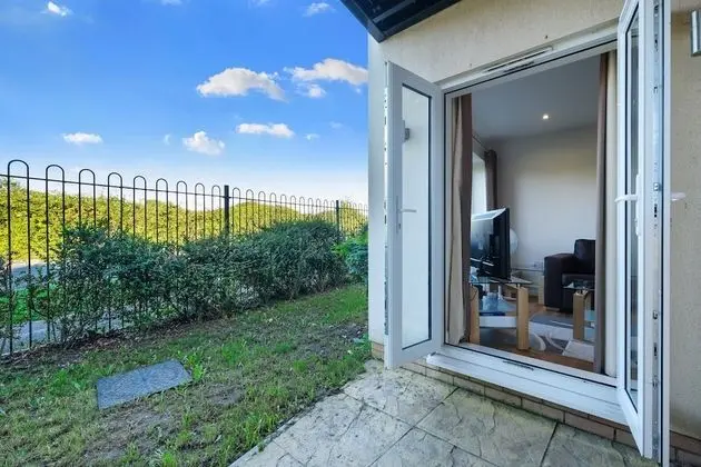 Heathrow Living Serviced Apartments by Ferndale - Dış Mekan