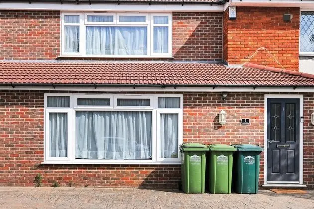 Heathrow Living St Annes Svcs Hse 5 BDRM - Dış Mekan