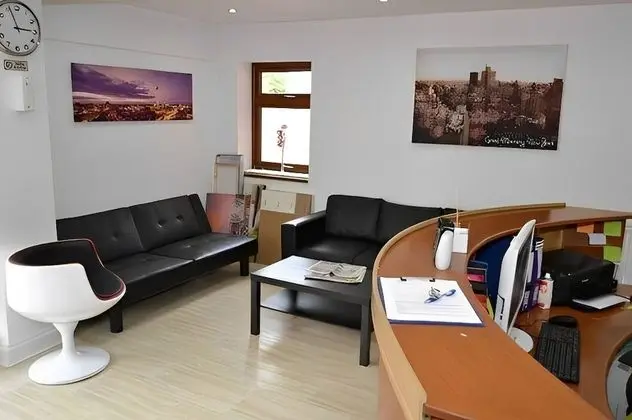 Heathrow Travellers Hub B & B - Lobi