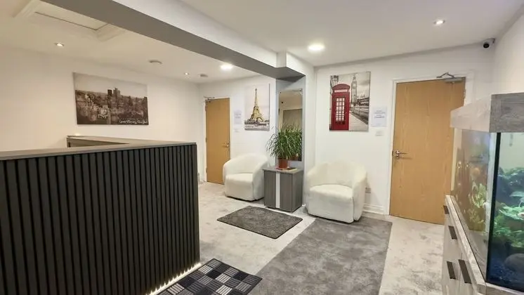 Heathrow Travellers Hub B & B - Öne Çıkan Resim